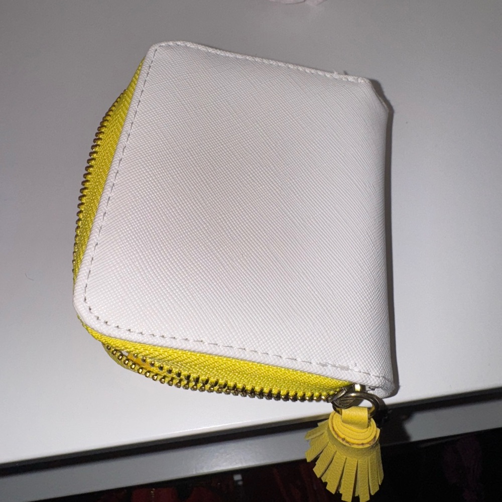 Yellow Star Pattern Wallet - Picture 6 of 6
